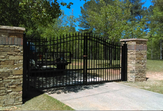 metal gate